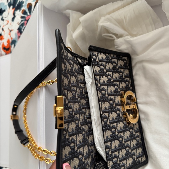 Dior 30 Montaigne Chain Bag - Picture 3 of 10